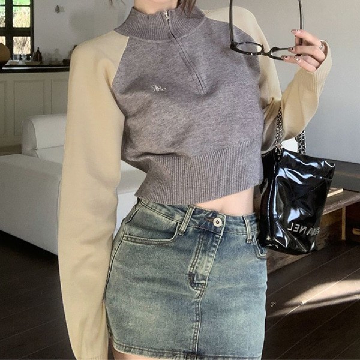 여성 스포티한 니트 크롭 반집업 티셔츠 터틀넥
